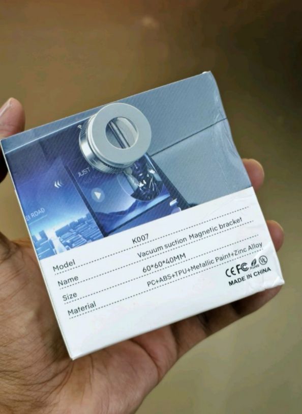 Vacuum suction Magnetic bracket